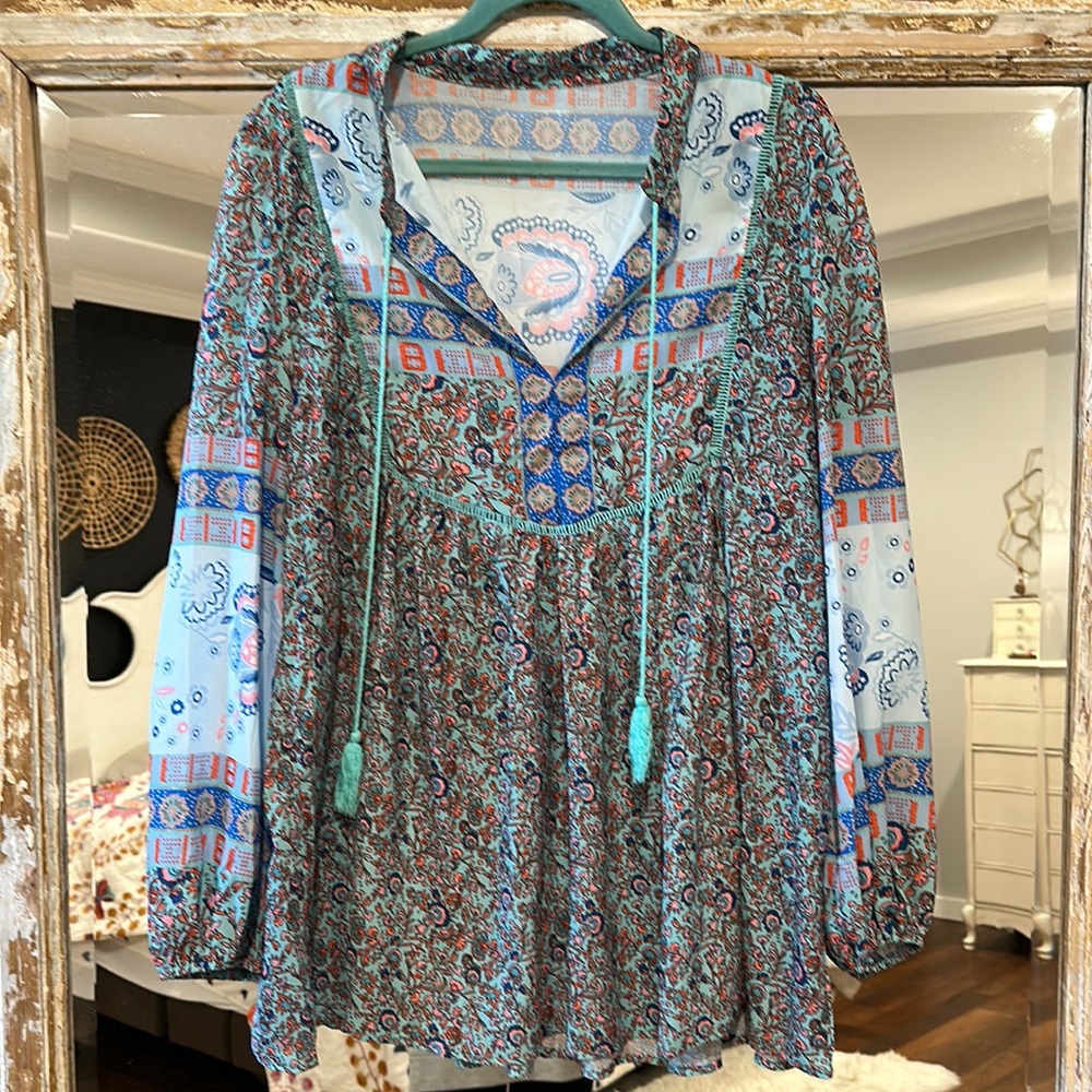 Super cute multicolored blouse, very light & flowy.
